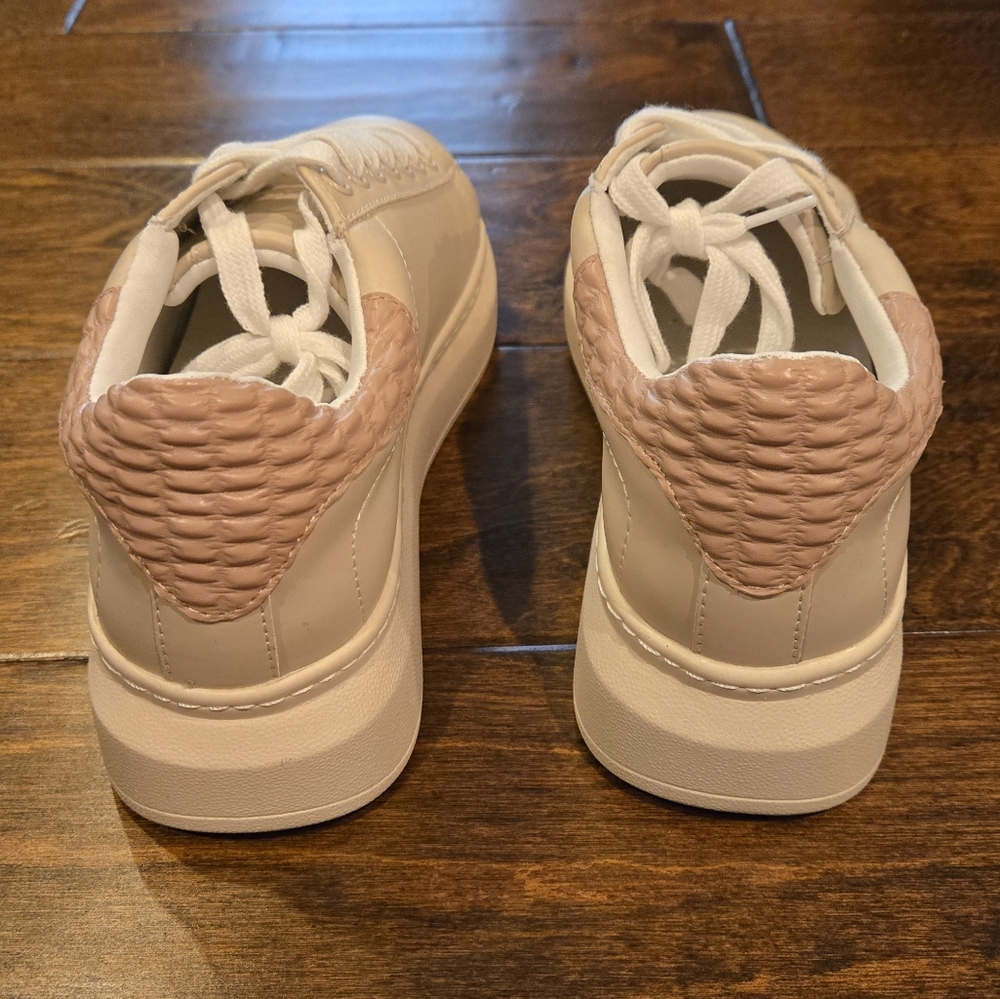 NWOT White Raven Sneakers Size 6 Tan And Mauve - Picture 4 of 9